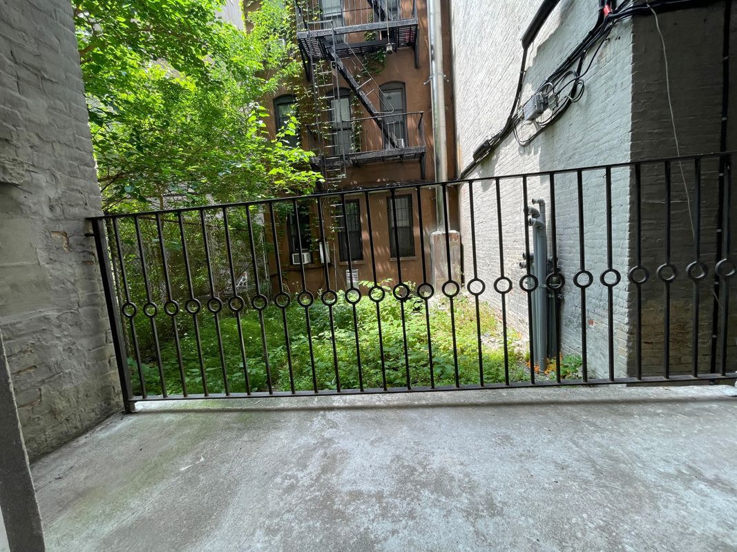 Building Photo - 312 W 121st St