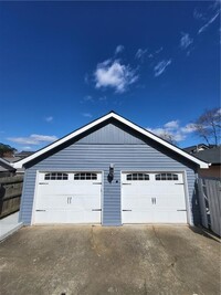Building Photo - 2957 Hawk Ct SE