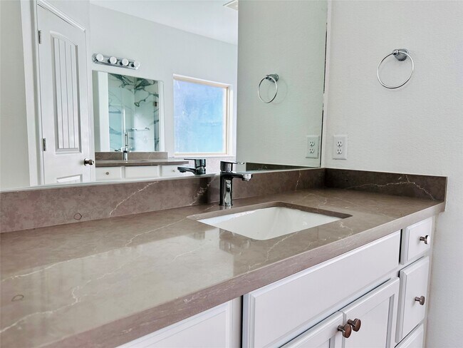Building Photo - 25827 Rustica Dr