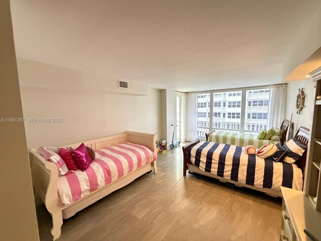 Building Photo - 4020 Galt Ocean Dr