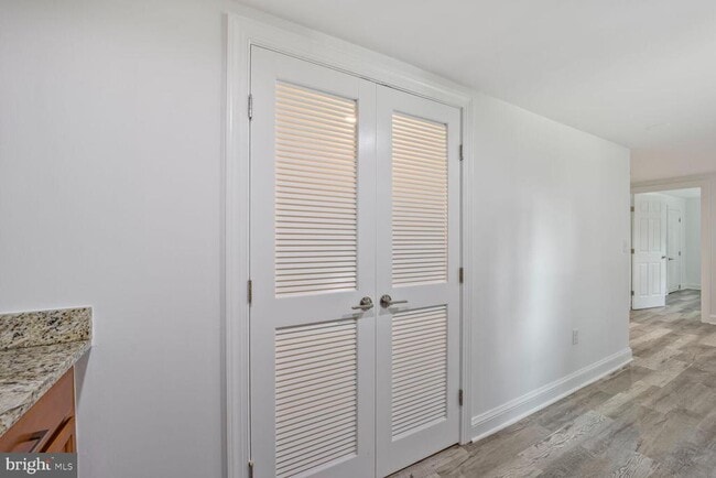 Building Photo - 10213 Duvawn Pl