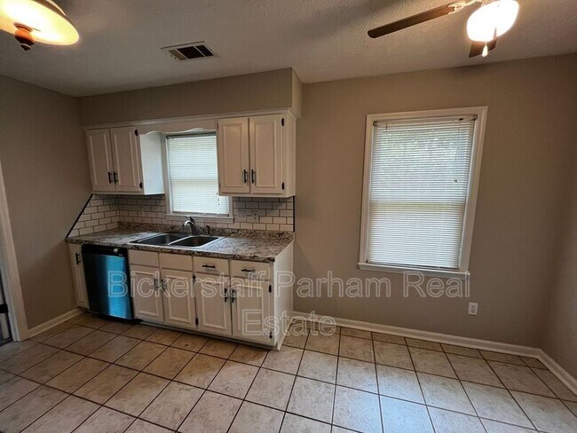 Building Photo - 428 Hannahatchee Ave