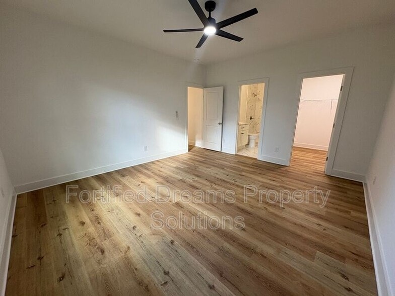 Building Photo - 3127 Chapel St