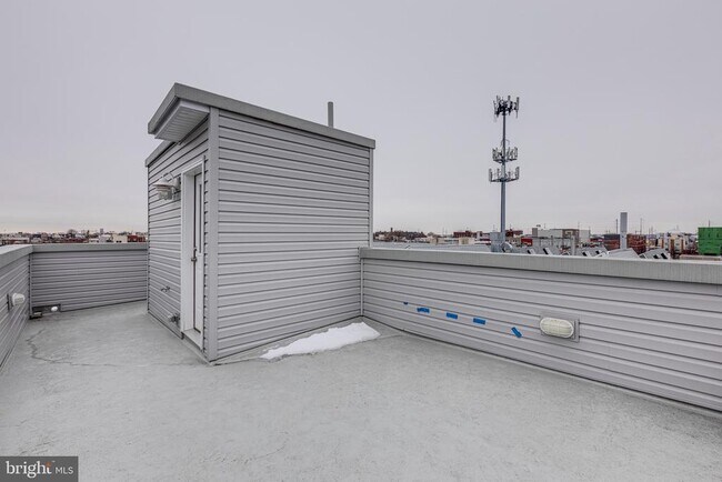 Building Photo - 2022 Kimball St