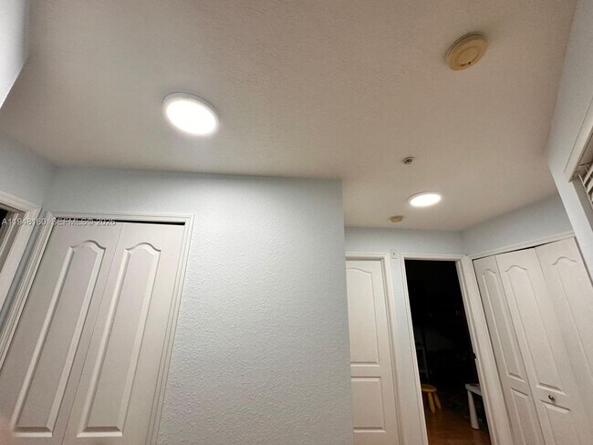 Building Photo - 8826 W Flagler St