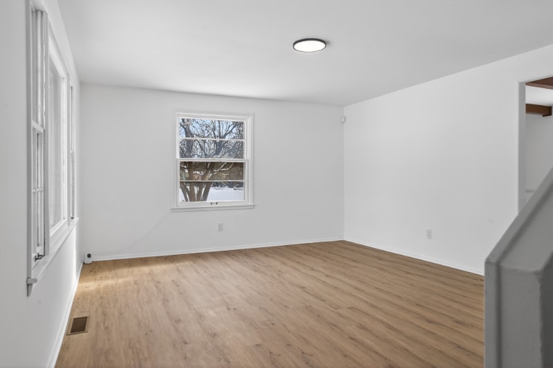 Building Photo - 2007 W 75th Pl