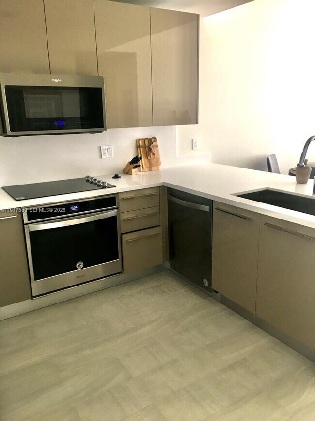 Building Photo - 2000 Metropica Wy