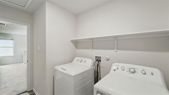Building Photo - 139 Madrono Dr