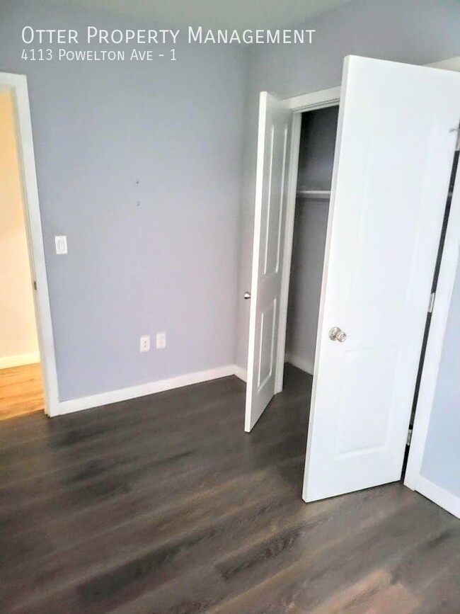 Building Photo - 3BR/2BA Updated Apt in University City wit...