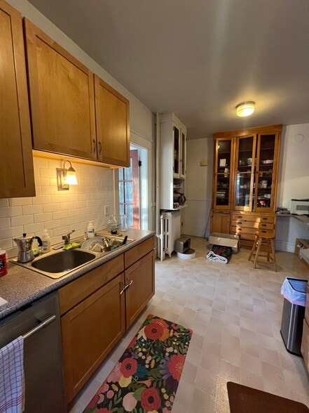 Building Photo - 1032 Portland Ave