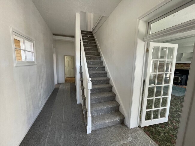 Building Photo - 13224 S Redwood Rd