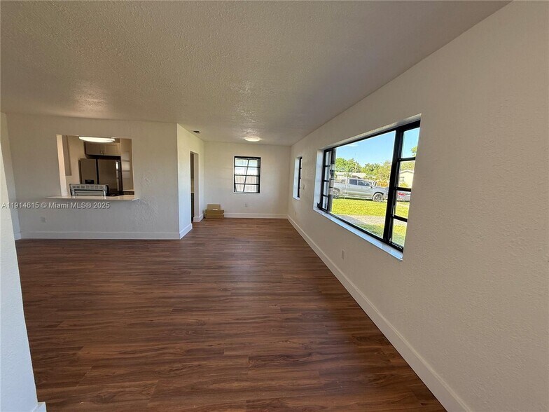 Building Photo - 1430 NW 176th Ter