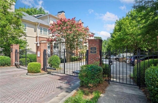 Building Photo - 3636 Habersham Rd NW