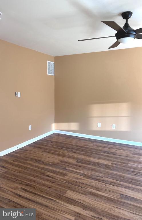 Building Photo - 9623 Smithview Pl