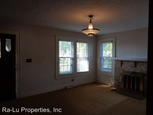 Building Photo - 3 br, 1 bath House - 2881 Hwy 66 South