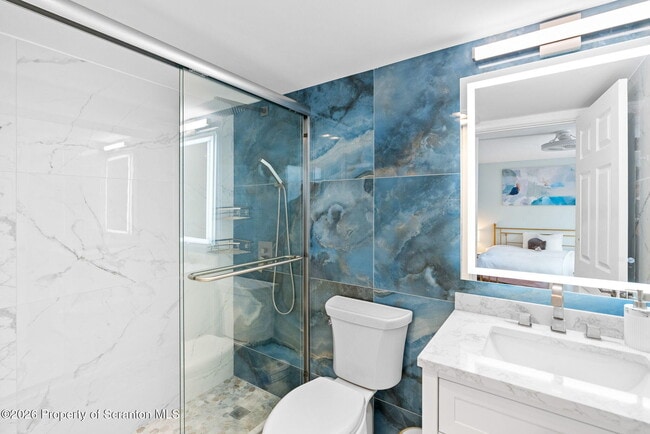 Building Photo - 220 Linden St