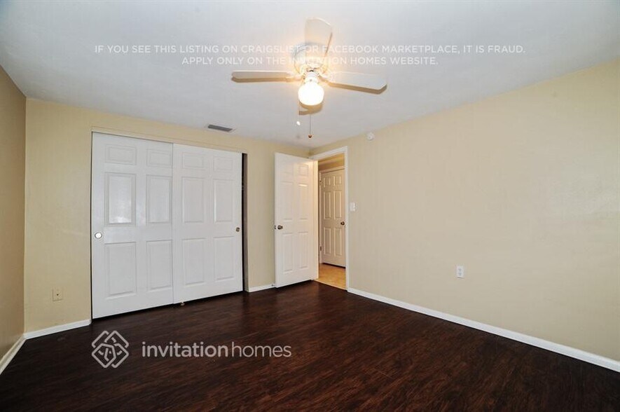 Building Photo - 3041 Holiday Lake Dr