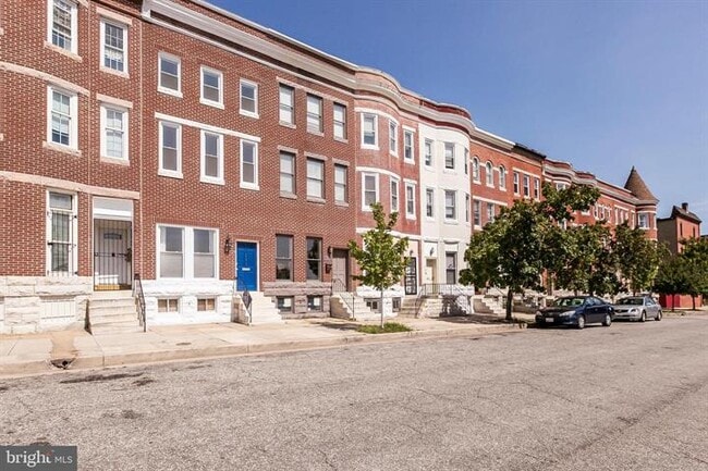 Building Photo - 722 Lennox St