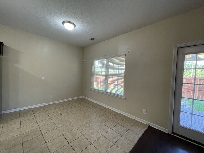 Building Photo - Home For Rent
