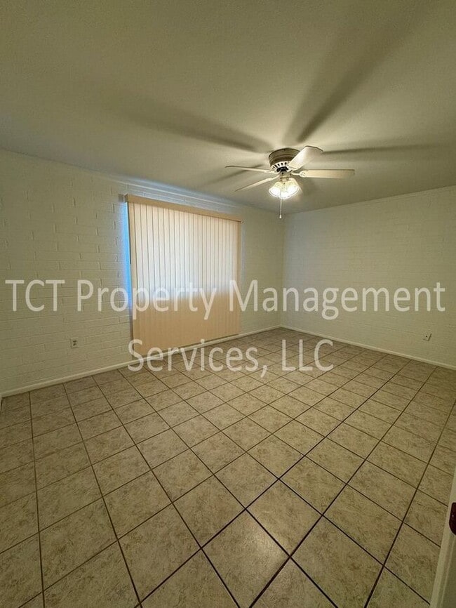 Building Photo - Sun City Home on Large Cul-de-sac lot