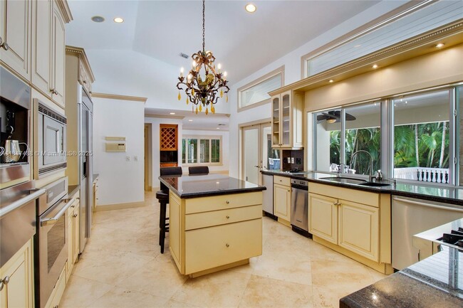 Building Photo - 236 Costanera Rd
