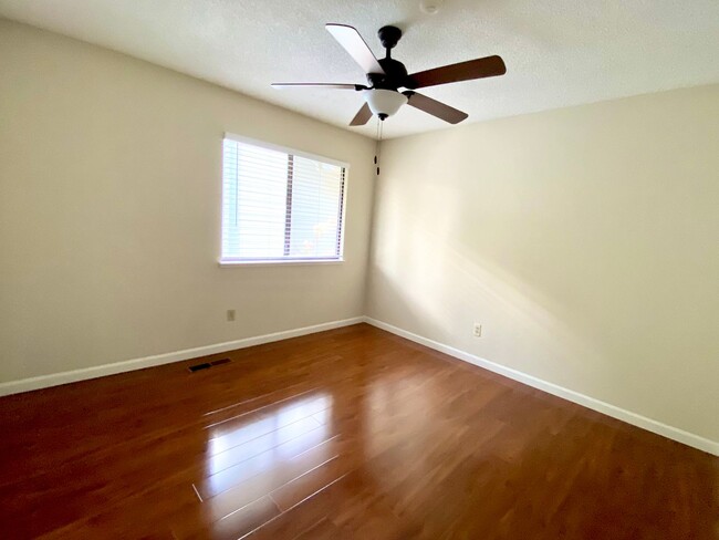 Building Photo - $2690 - GORGEOUS 2BED REMODELED CONDO IN C...