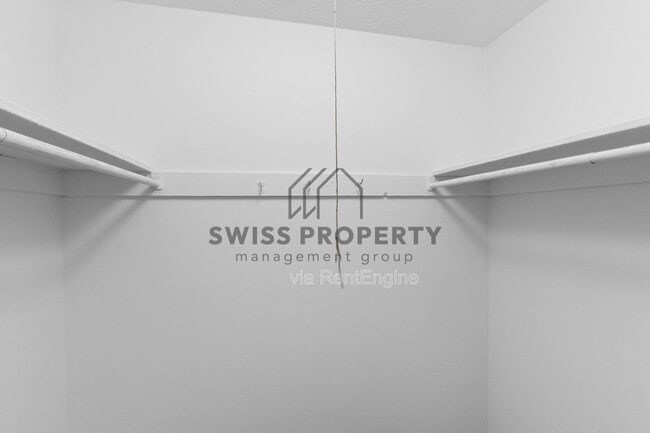 Building Photo - 5 King Arthur Ct