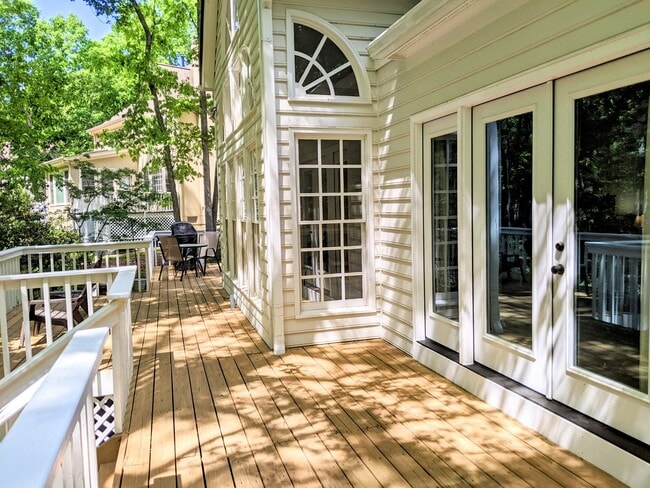 Building Photo - 102 Blackford Ct