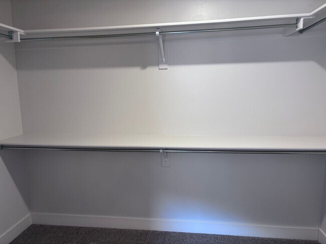 Building Photo - 3 bed / 2.5 bath / 2-car with washer/dryer/fridge 2019 built END UNIT!