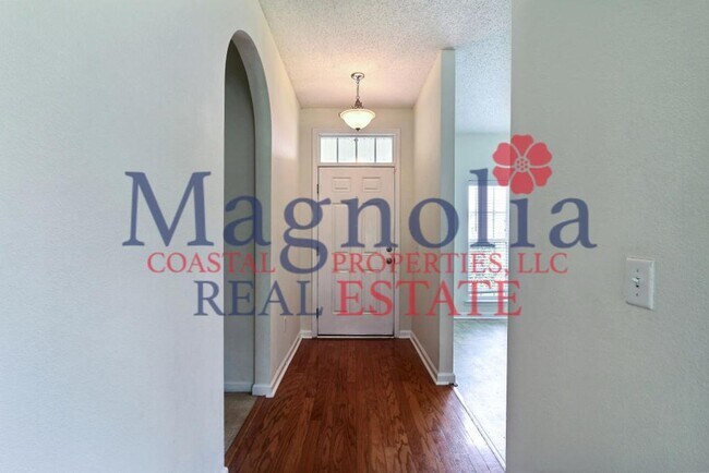 Building Photo - 3 Bedroom 2 Bathroom Live Oak - Richmond Hill