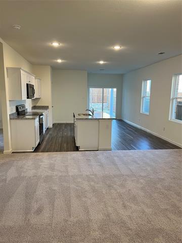 Building Photo - 620 Delaware Ave