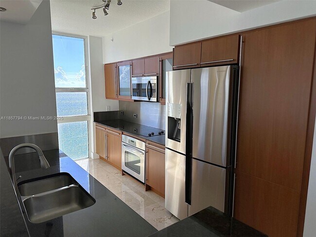 Building Photo - 2080 S Ocean Dr