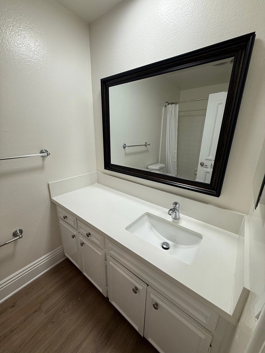 Building Photo - 1940 Malcolm Ave