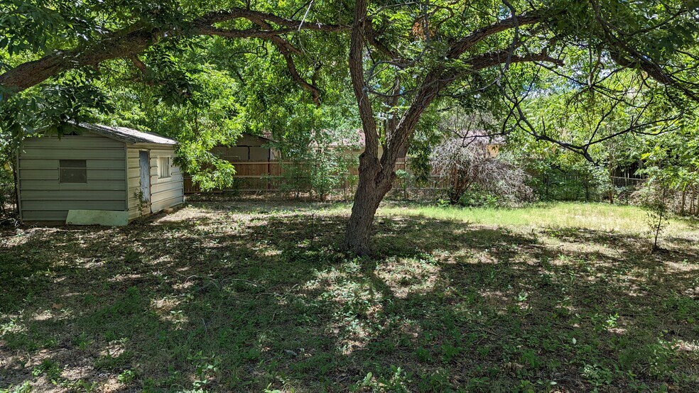 Building Photo - 304 Linda Dr