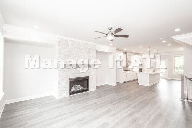 Building Photo - Brand new townhome in Chamblee