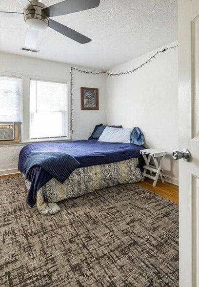 Master Bedroom - 355 Saint Clair Ave