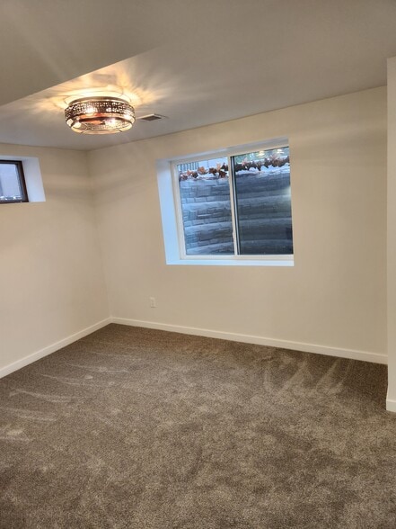 Building Photo - 3085 Summer Pl