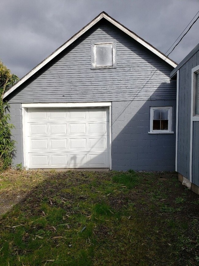 Building Photo - STATUS:-PENDING APPLICATION-| R117G | $1695