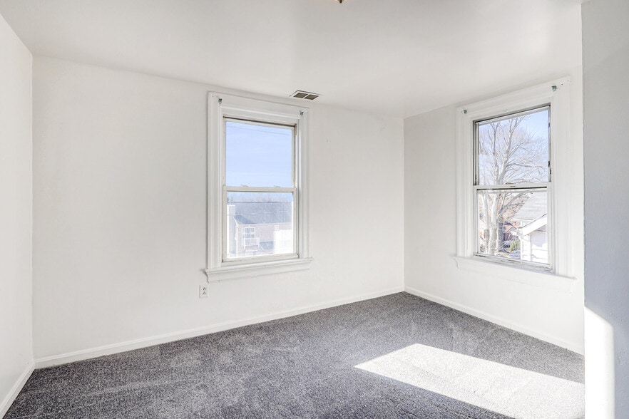 Building Photo - 6120 Otis St