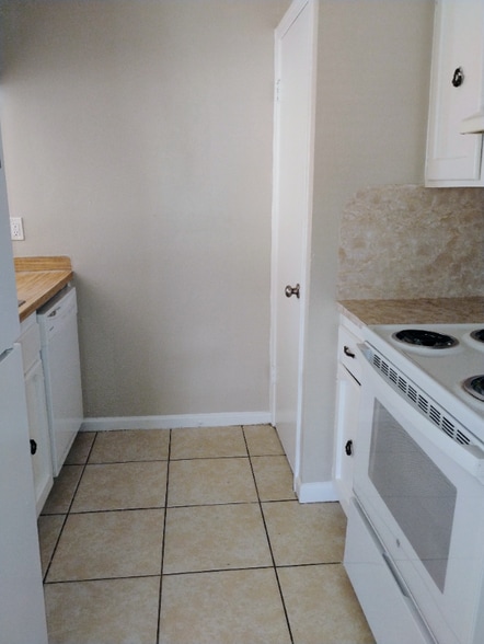 Building Photo - 1707 Port Dr