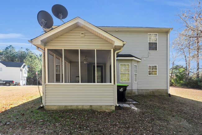 Building Photo - 109 Trinity Dr