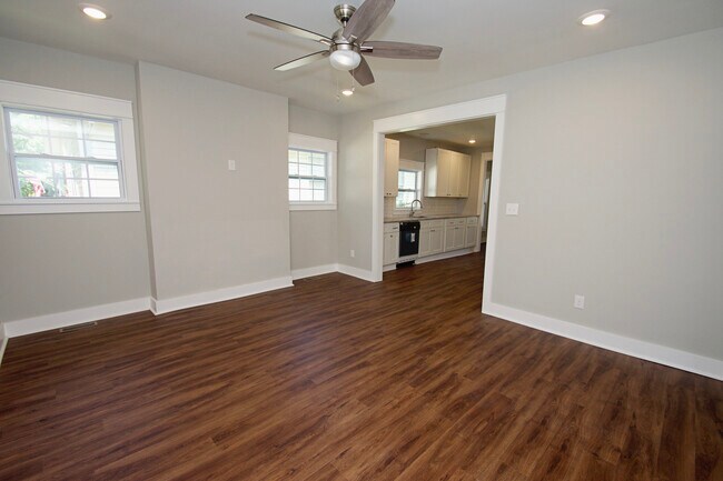 Building Photo - 2404 Jefferson Ave