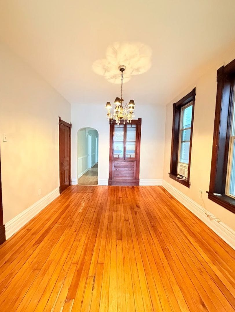 Building Photo - 1013 N Winchester Ave