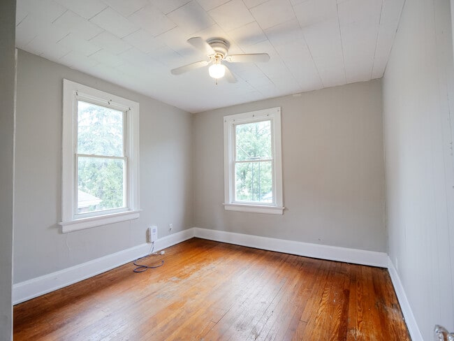 Building Photo - 2730 Shaffer Ave