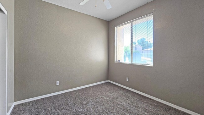 Building Photo - 14488 W Weldon Ave