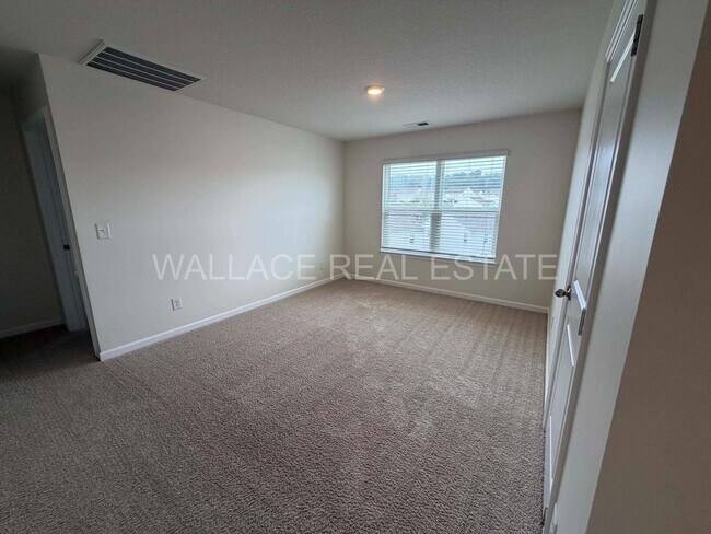 Building Photo - FIVE BEDROOM HOUSE IN FARRAGUT/HARDIN VALLEY AREA!!