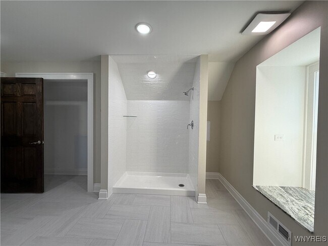 Building Photo - 336 Germania St