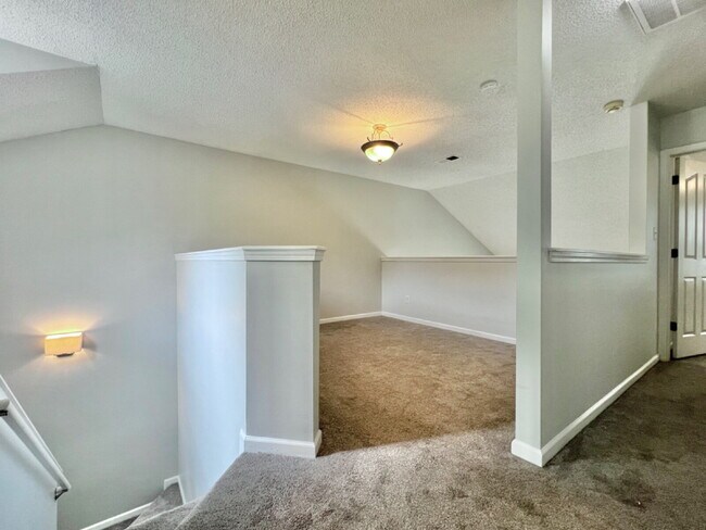 Building Photo - OPEN and SPACIOUS!