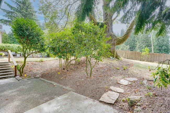 Building Photo - Beautiful 5 bed 3 bath Kirkland single fam...