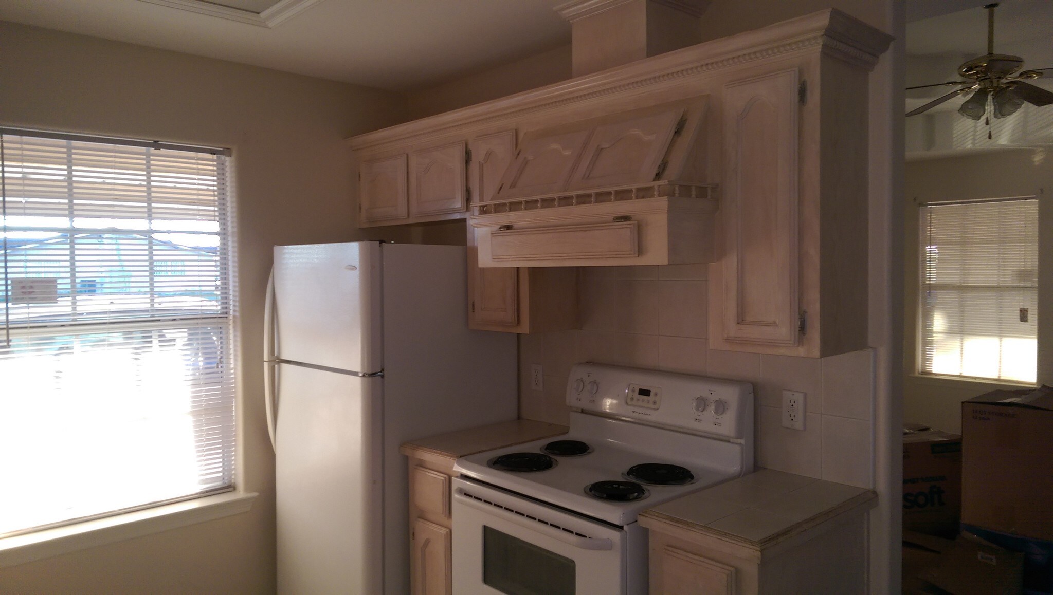 Building Photo - 825 W Bronze Dr